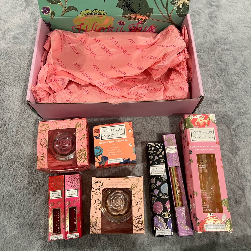 Winky lux makeup box